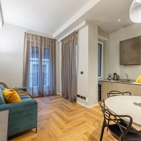 Luxury Modern Near Duomo - Exclusive & דירה מילאנו