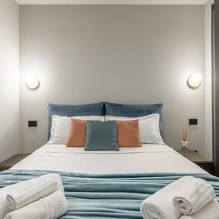 Luxury Modern Near Duomo - Exclusive & דירה מילאנו