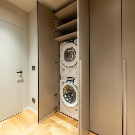 Luxury Modern Near Duomo - Exclusive & דירה