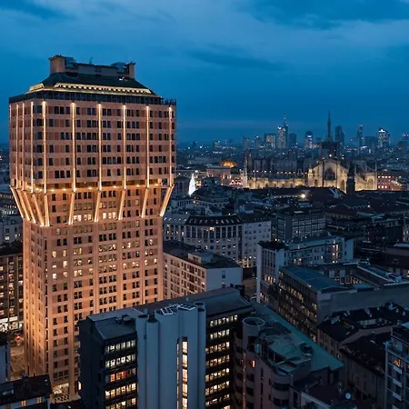 Luxury Modern Near Duomo - Exclusive & דירה
